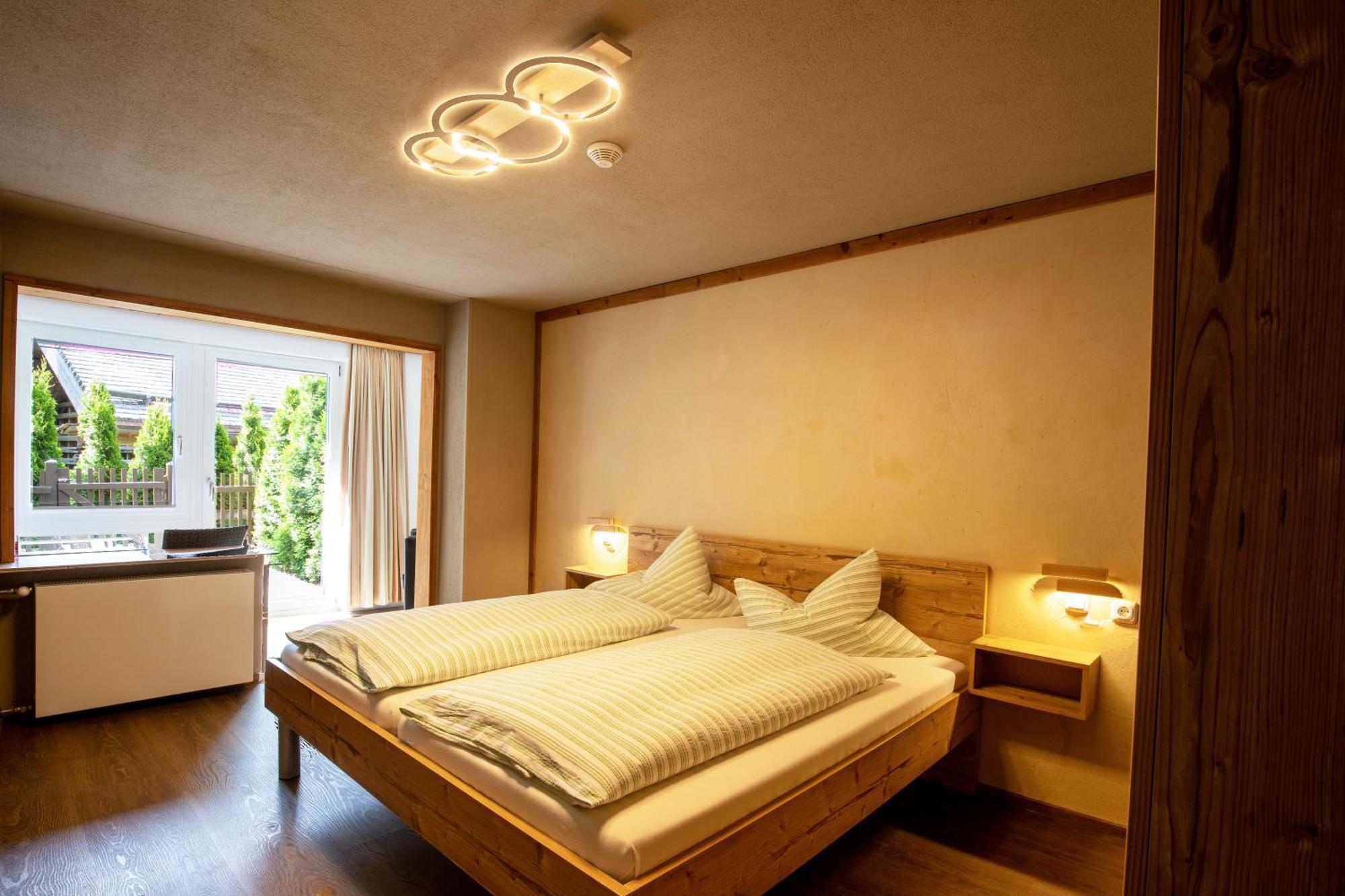 Tyrol Hotel 3*
