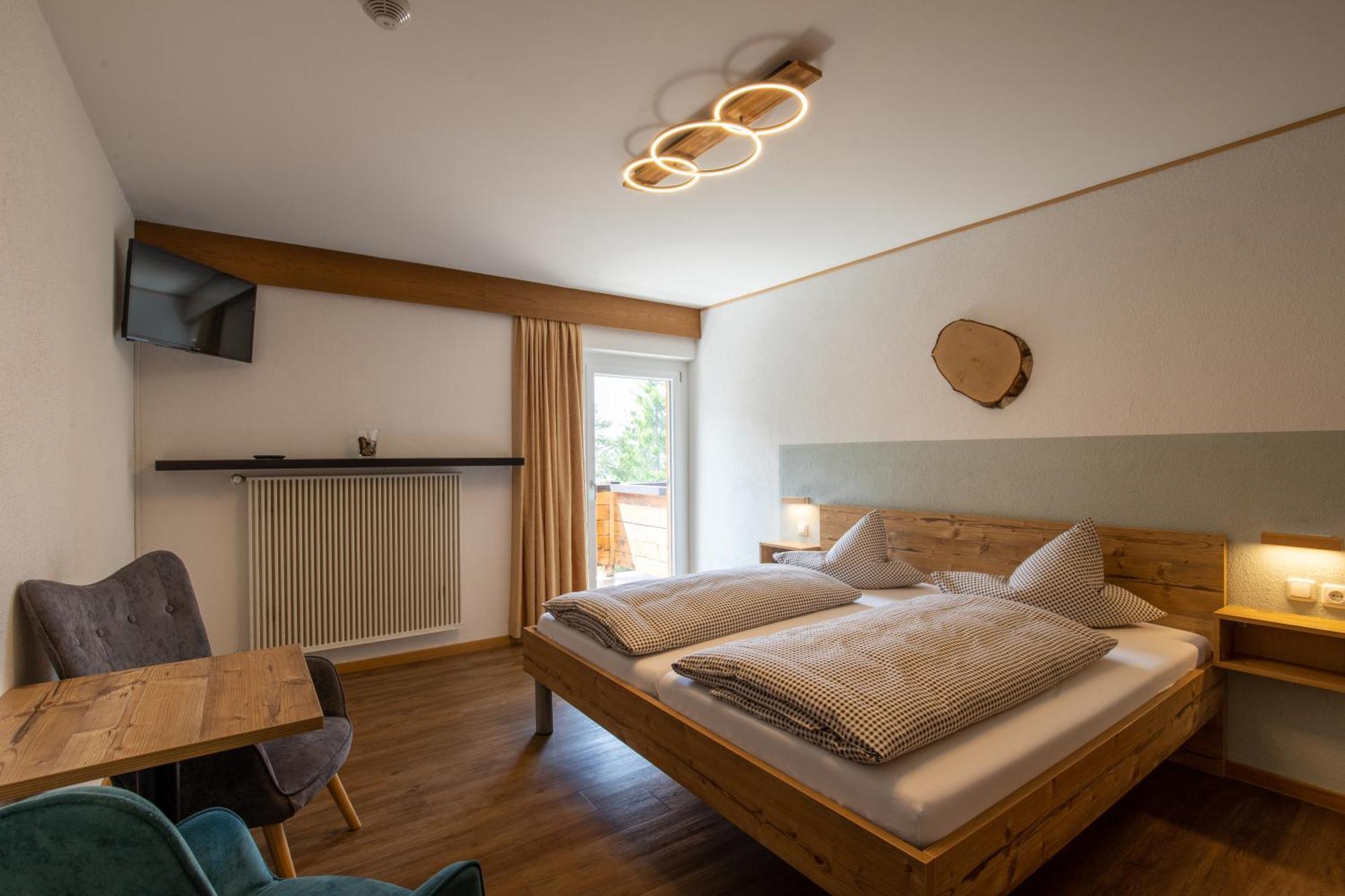 Tyrol Hotel
